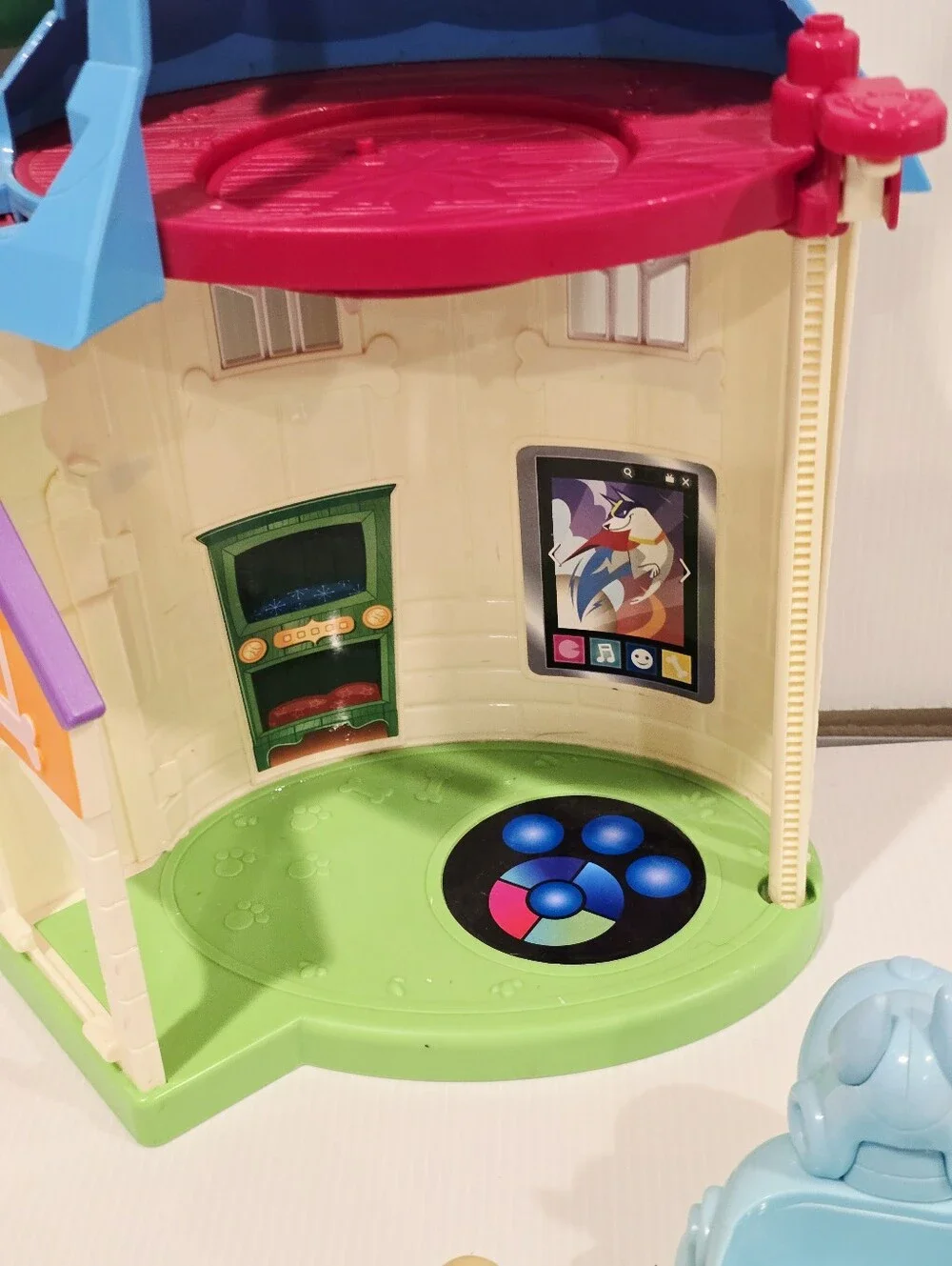 Disney Junior Puppy Dog Pals Doghouse Playset